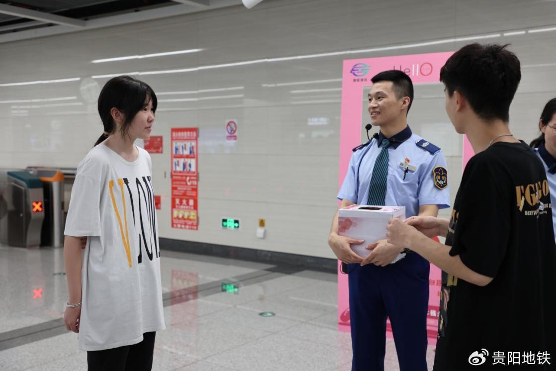 1a341df6-d9aa-459a-bcfb-a0a57181bfe3.jpg