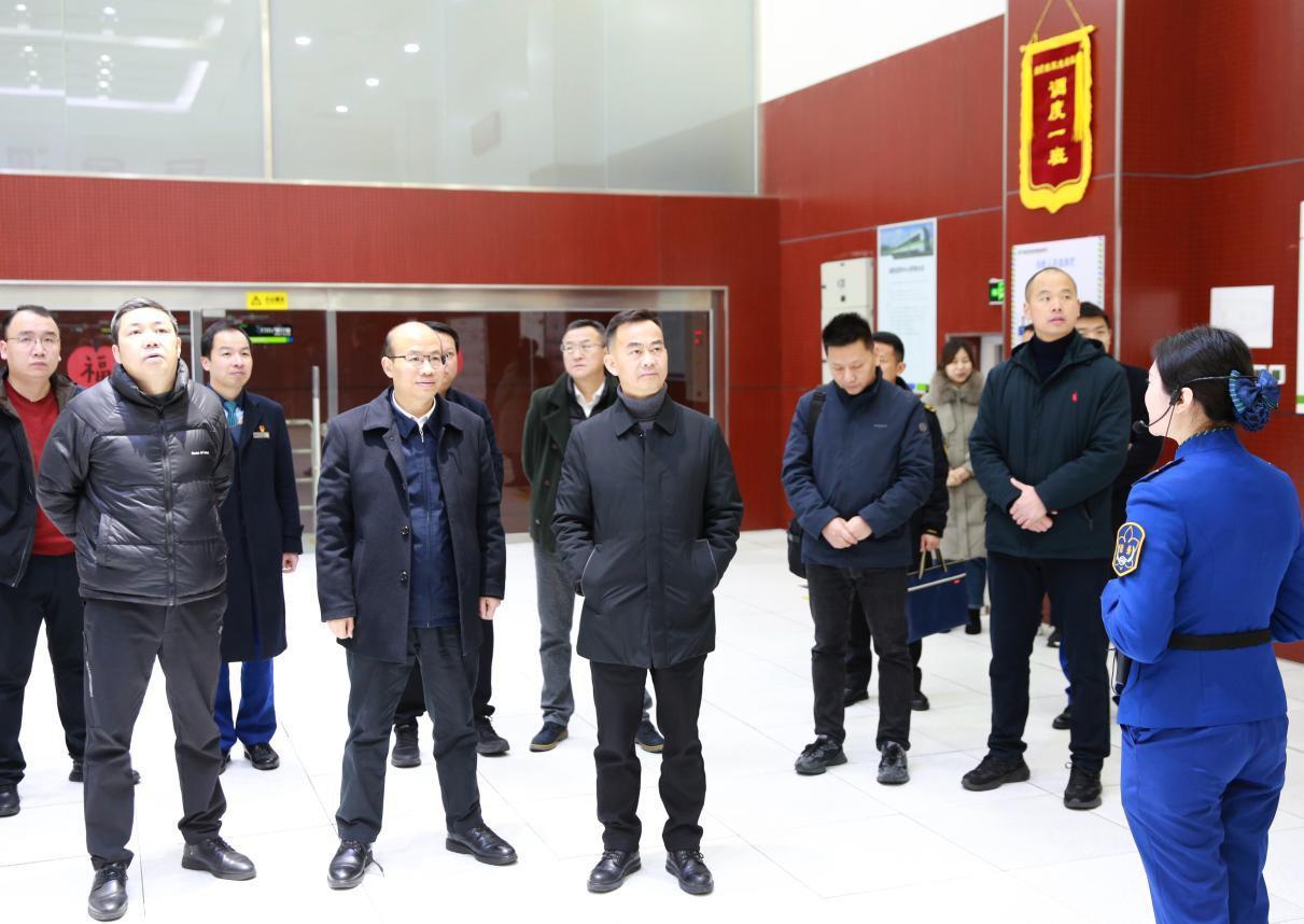 3ef60956-169c-4fed-8591-8a45ba4cbec0.jpg