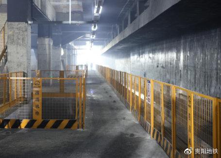站台及轨行区临边防护