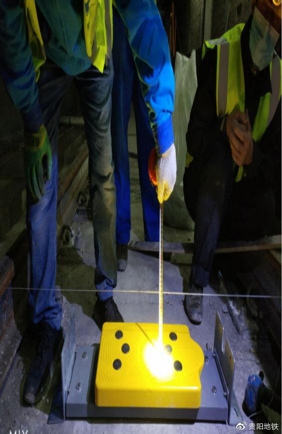 观山西路站台区间应答器试装